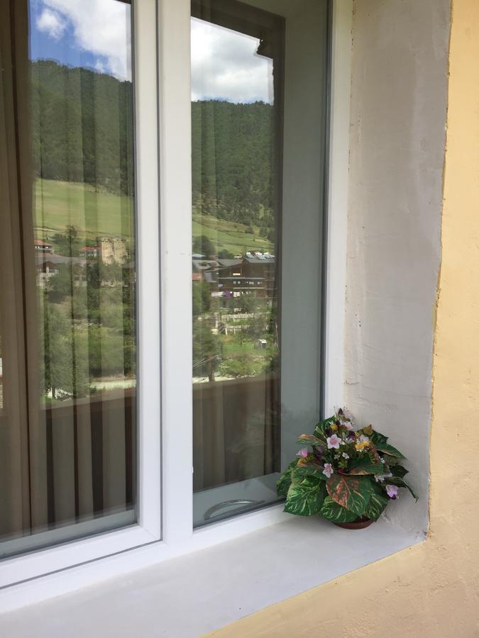 Travel Inn House Mestia • Მოგზაურის Სახლი Luaran gambar