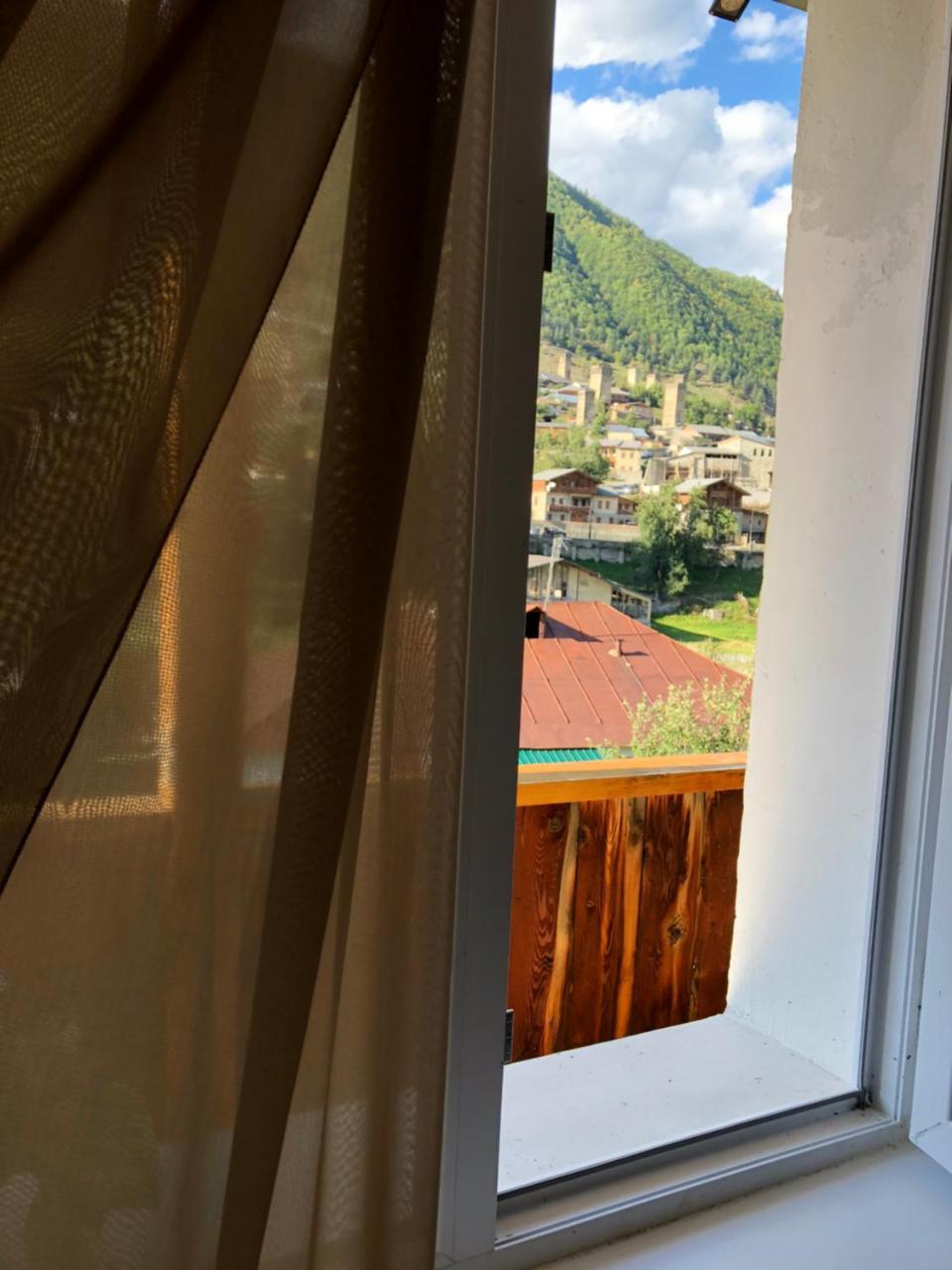 Travel Inn House Mestia • Მოგზაურის Სახლი Luaran gambar