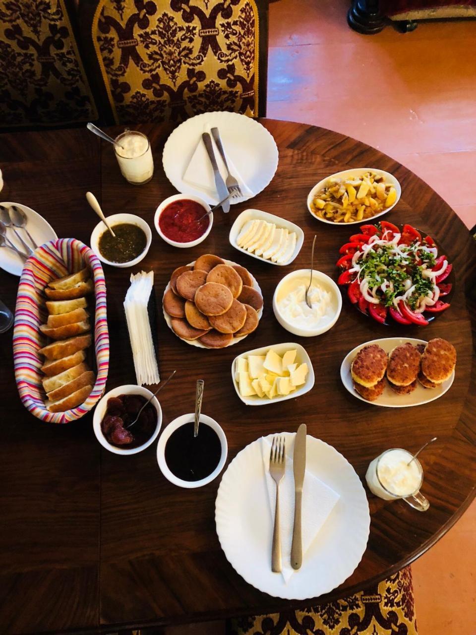Travel Inn House Mestia • Მოგზაურის Სახლი Luaran gambar