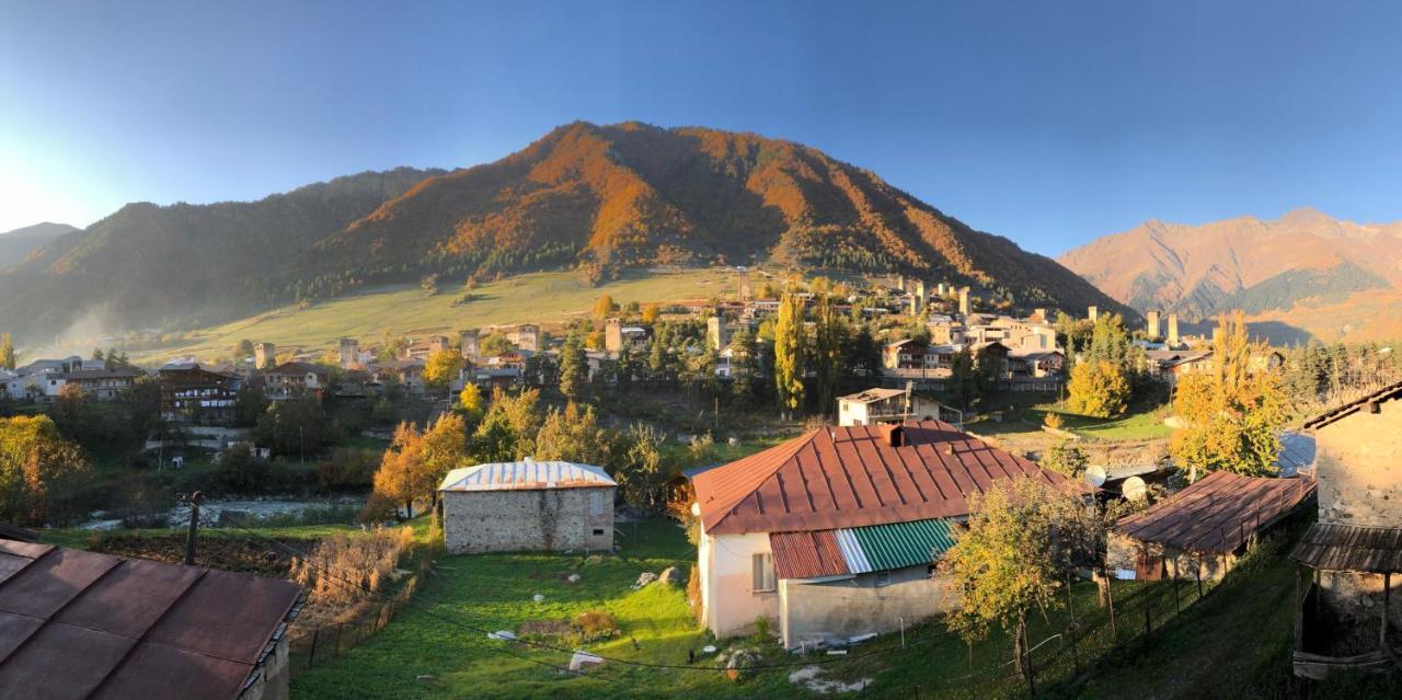 Travel Inn House Mestia • Მოგზაურის Სახლი Luaran gambar