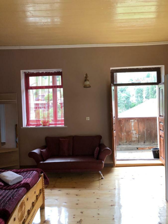 Travel Inn House Mestia • Მოგზაურის Სახლი Luaran gambar