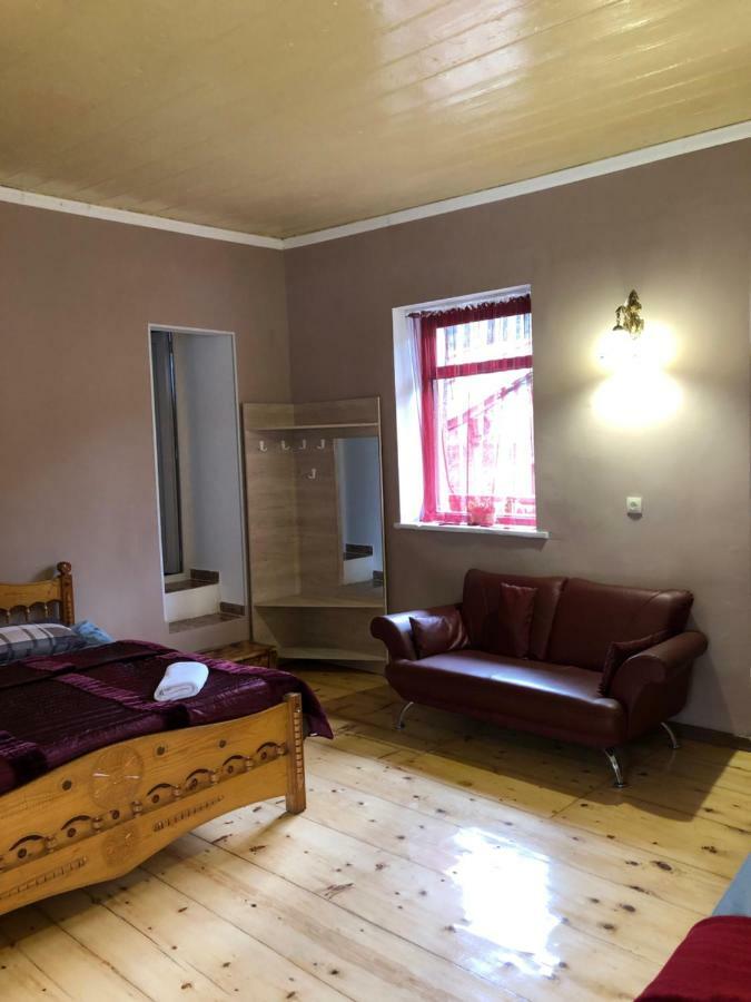 Travel Inn House Mestia • Მოგზაურის Სახლი Luaran gambar